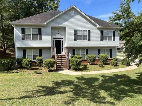 Social circle ga homes for sale. 2501 Willow Springs Church Rd, Social Circle, GA 30025 is currently not for sale. The -- sqft single family home is a 3 beds, 2 baths property. This home was built in 2001 and last sold on 2024-03-04 for $305,000. View more property details, sales history, and Zestimate data on Zillow. 