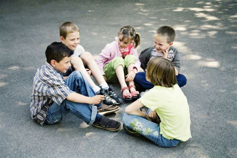 Social Communication And Social Interaction Issues New research could help improve social interactions for people with autism Social/Emotional Connections. Children with autism spectrum disorder typically have trouble with back-and-forth communication in conversations. For example, they may not wait their turn and instead, …. 