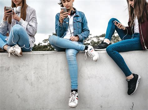 The impact of <b>social media </b>on teen <b>girls </b>(either positive or negative) is related to their level of depression. . Socialmeddiagirls