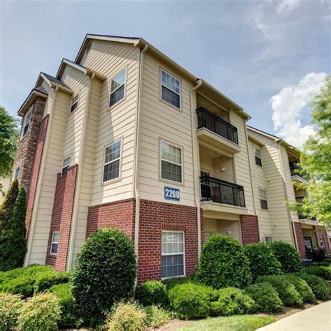 Society 865. Our UTK student apartment community offers resort-style amenities designed to help students lead a well-balanced lifestyle. Contact us to schedule a tour today! 