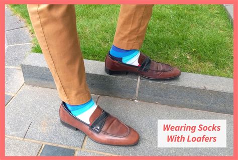 Socks with loafers. Loafers and casual wear socks are great for a warm day of accompaniment and are both practical and enjoyable to wear daily. Darker jeans with light socks or light-washed jeans with darker-colored contrast socks would be simple but efficient. Keep the color of your loafers in mind; dove grays and worn … 