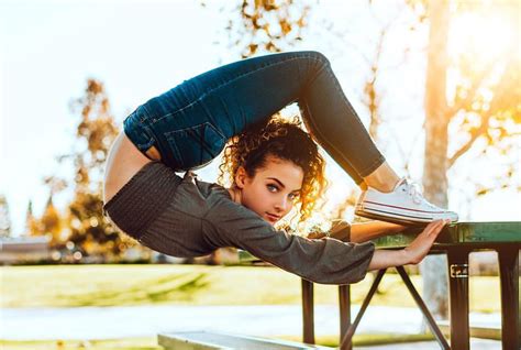 Sofie dossi contortion. Things To Know About Sofie dossi contortion. 