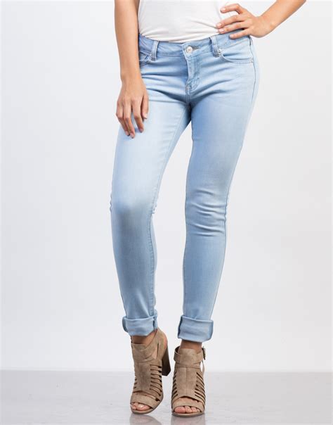 Soft jeans. Flares are back and the look is more stylish (and comfortable) than ever. Our premium four-way stretch denim hugs your curves for a singularly flattering silhouette. Down to the five-pocket placement, we designed these jeans to make you look and feel your best. Button/zip closure. Sits at natural waist. Misses inseam 31". 