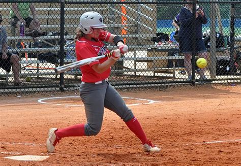 Softball Takes Series Conclusion from NYU, 1-0 - Emory