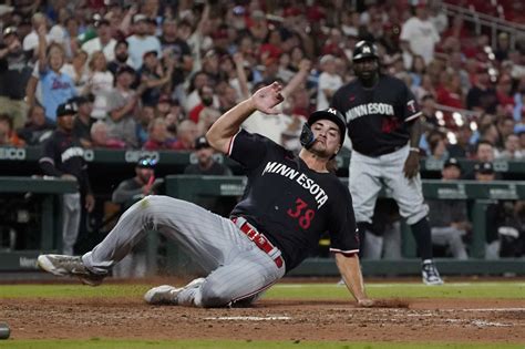 Solano hits tiebreaking single as the Twins snap 5-game skid with 3-2 win over Cardinals