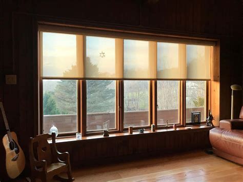 Solar window blinds. Getting outdoors is good for one’s health, but a study suggests that letting the sunlight in is beneficial too. University of Oregon researchers found that exposing indoor rooms to... 