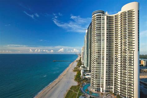 Sole miami. Located in Sunny Isles, just north of Miami Beach, Solé Miami offers approximately 6,500-square feet of meeting space as well as a private beach and oceanfront swimming pool to keep your guests … 