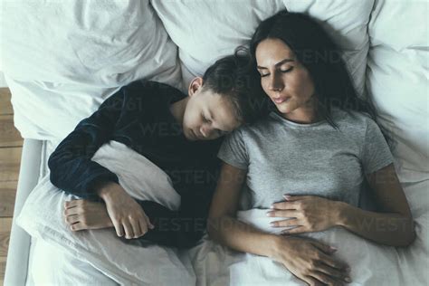 Www Dod Com Sex Vidiyo Mom - Son sleep mom porn xmtbb