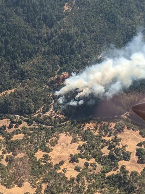 Sonoma County brush fire burns vegetation near Cloverdale