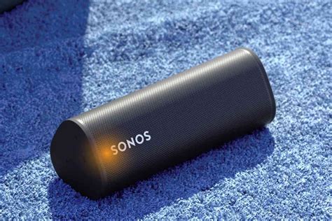 The Sonos components has two LED indicators. The first is the Mute button indicator, which can light solid or flashing green. The second is the component status indicator (located between the Mute and Volume Up buttons) which may light white, orange, or red depending upon the cause. For an interactive demo of the ZonePlayer's LEDs, click here.