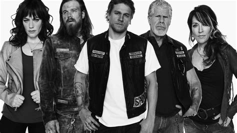 46min. TV-MA. As the club deals with the aftermath of their illegal arms warehouse attack, the Deputy Chief of Police poses a new threat to Samcro's reign over Charming. Jax …. 