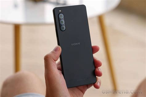 Sony xperia 10 v. Not a lot has changed going from the Xperia 10 IV to the new Xperia 10 V. If you are a fan of the promise of amazing battery life combined with a stand-out t... 