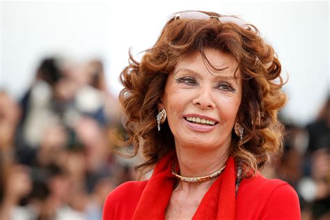 Sophia Loren after leg-fracture surgery: ‘Thanks for all the affection, I’m better,’ just need rest