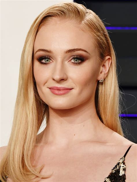 Sophie Turner  Zhaotong