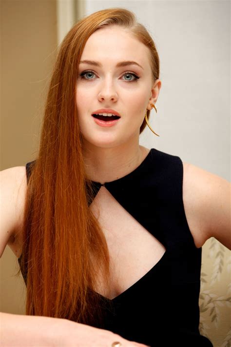 Sophie Turner Leaked Topless Selfie Exhibited Pics. We’ll start with pictures of Sophie Topless selfie! As we learned she likes to do two types of intimate pictures – a selfie Topless and pictures of the ass on her knees. We were a little surprised to receive these photos, because now the girl looks not so fit, although she is only 23 years ...