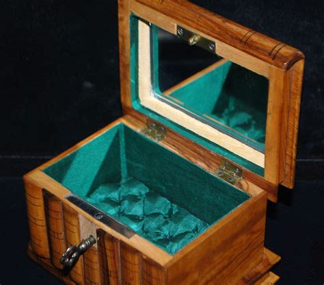 Sorrento jewelry box. Things To Know About Sorrento jewelry box. 