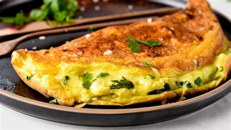 Souffle Omelette {Fluffy & Light} - FeelGoodFoodie