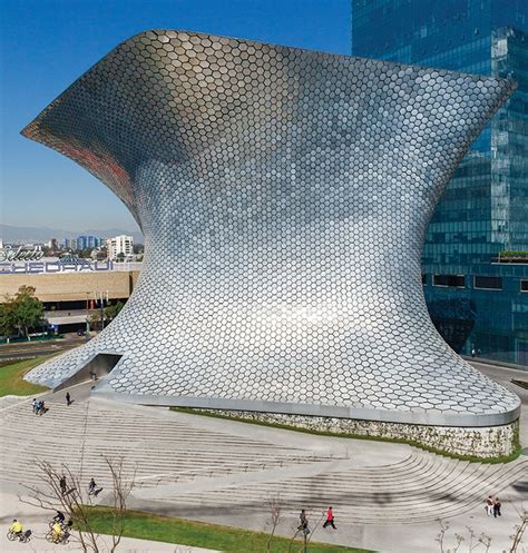 The Soumaya is designed to be as easy as possible to access and features an enormous ramp that coils around the entire structure. Photo: Carlos Rosado van der Gracht / Yucatán Magazine The museum was founded in 1994 by Carlos Slim Helú, who is, by virtually all measures, Mexico’s richest person..