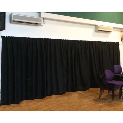 Sound absorbing curtains. Reduce the amount of external noise in your studio or practice room and improve the internal acoustics with the help of our soundproof curtains. 