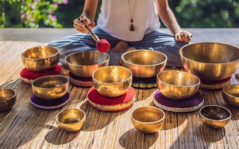 Sound healing. In general, a sound bath is a meditative experience where those in attendance are “bathed” in sound waves. These waves are produced by various sources, including healing instruments such as gongs, singing bowls, percussion, chimes, rattles, tuning forks, and even the human voice itself. The music doesn’t have a catchy melody … 