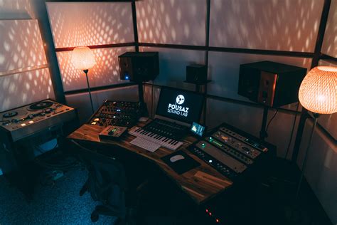 Install for free on Windows and Mac. 2. Take your project to the next level with Studio. Drag and drop samples into Studio. Record, mix and collaborate with no limits to your creativity. Open Studio. Access on all devices with unlimited cloud storage. 3. Get inspired on the go with the BandLab app.. 