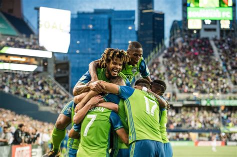 Sounders continue to own Loons in Seattle