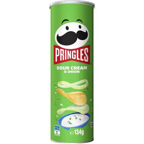 Sour cream and onion pringles. We’ll just keep making ’em, as long as you keep munching ’em. The amazing of sour cream, onion and potato together can’t be measured by modern science. We’ve decided it’s simply a flavour combination nature intended and man perfected. We don’t question it. We’ll just keep making ’em, as long as you keep munching ’em. 