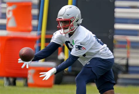 Source: Patriots open roster spot by waiving rookie wide receiver