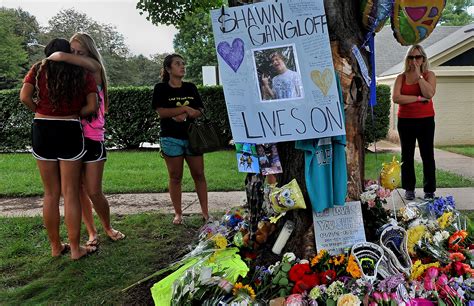 South Carolina high school mourns after shooting kills 3 teenage students
