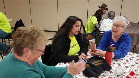 South Florida students teach tech to seniors in initiative to bridge generational ‘digital divide’ 