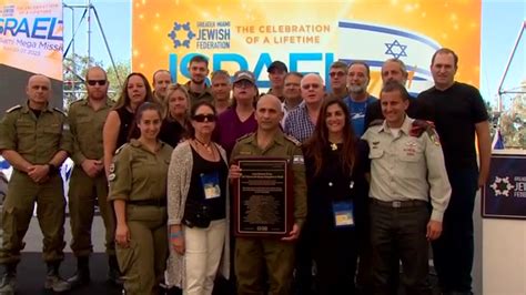 South Floridians in Israel for 75th Independence Day meet with IDF unit who helped in search efforts after Surfside collapse