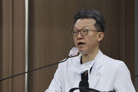 South Korean opposition leader is recovering well from surgery after stabbing attack, doctor says