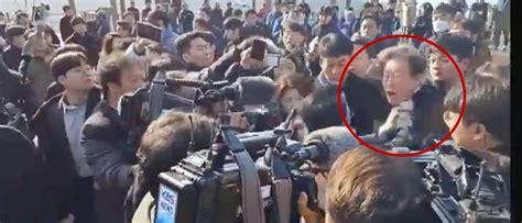 South Korean politician stabbed in neck, hospitalized