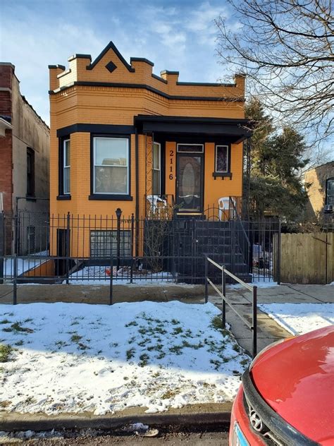 South homan avenue. About this home. 1633 S Homan Ave Unit 3R is a 5,469 square foot multi-family home on a 3,125 square foot lot with 18 bedrooms and 6 bathrooms. This home is currently off market - it last sold on March 05, 2015 for $46,000. Multi-family (5+ unit) 