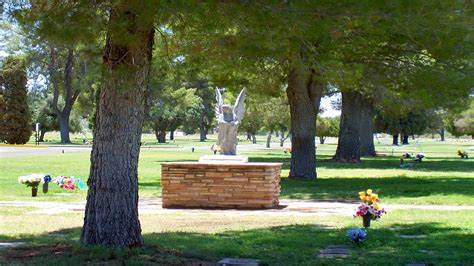 South lawn cemetery obituaries. Funeraria del Angel South Lawn & South Lawn Cemetery. Joe T Chiaffino was born on October 21, 1924 and passed away on October 26, 2015 in Tucson, AZ (US) and is under the care of Funeraria del Angel South Lawn & South Lawn Cemetery. Visitation will be held on November 2, 2015 at 5:00 pm at Funeraria del Angel South Lawn , 5401 South Park Ave ... 