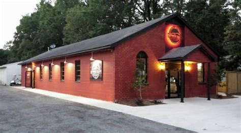 Southern roots smokehouse. Southern Roots Smokehouse, Charleston, South Carolina. 5,433 likes · 61 talking about this · 8,603 were here. Located in West Ashley & Park Circle. Your #1 place for Southern BBQ & live music... 