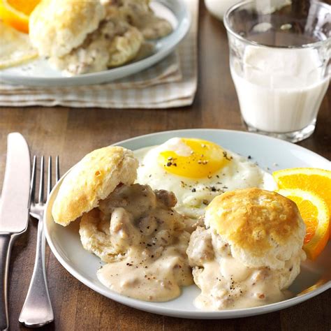 Southern-Style Healthy Sausage Gravy for Biscuits and Gravy