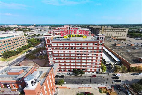 Southside on lamar. South Side on Lamar is a midrise, loft community located in Downtown Dallas. This diverse community boasts large floor plans in a historic building with amazing downtown views. From the moment you ... 