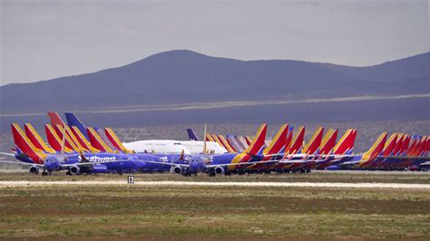 Track WN2551 from Las Vegas to Orange County: Southwest Airlines flight status, schedule, delay compensation, and real-time updates.