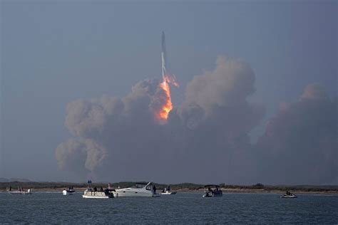 SpaceX Starship launches, self-destructs over Gulf of Mexico
