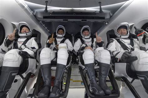 SpaceX y la NASA lanzaron a cuatro astronautas de cuatro países hacia la Estación Espacial Internacional