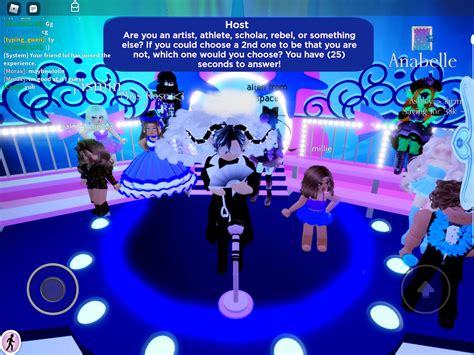 Spaced out royale high. Hey everyone! Today I made some Futuristic themed outfits for the pageant theme of the same name. It's been awhile since I recorded a RH video, my upload sch... 