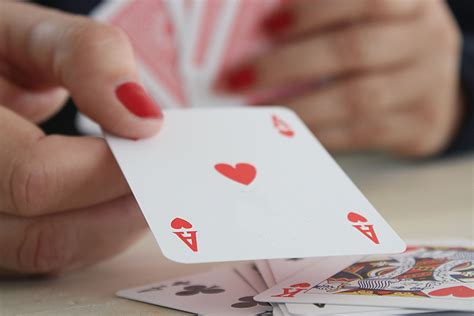 Spades with 2 people. According to the rules of Go Fish, keeping matches in your hand isn’t allowed. Once acquired, they must be placed in front of you for all to see. Quick match-making is vital, especially in versions where the first to empty their hand wins. Some variations permit 2-card matches instead of 4-of-a-kind. 