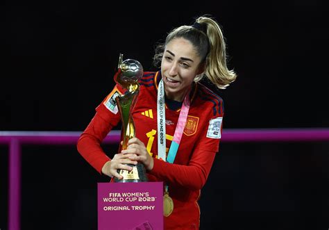 Spain’s World Cup winner Olga Carmona learns of father’s death after final