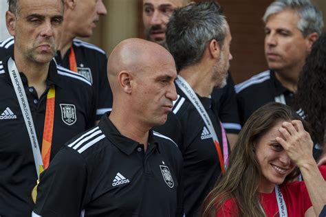 Spain’s acting prime minister criticizes federation head for kissing player from World Cup champs