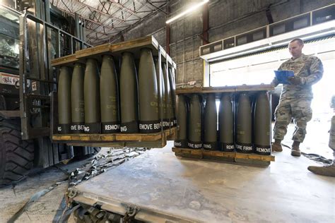 Spain and UK warn against sending cluster bombs to Ukraine