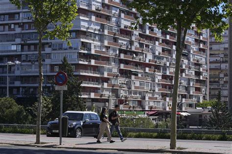 Spain frees up ‘bad bank’ houses to ease housing crisis