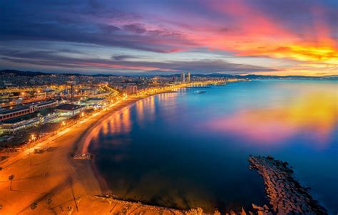 Europe. Spain. Barcelona First Light, Sunrise & Sunset Times for September 2024. Jan Feb. September Barcelona, Spain sunrise and sunset times. Calculation include …. 