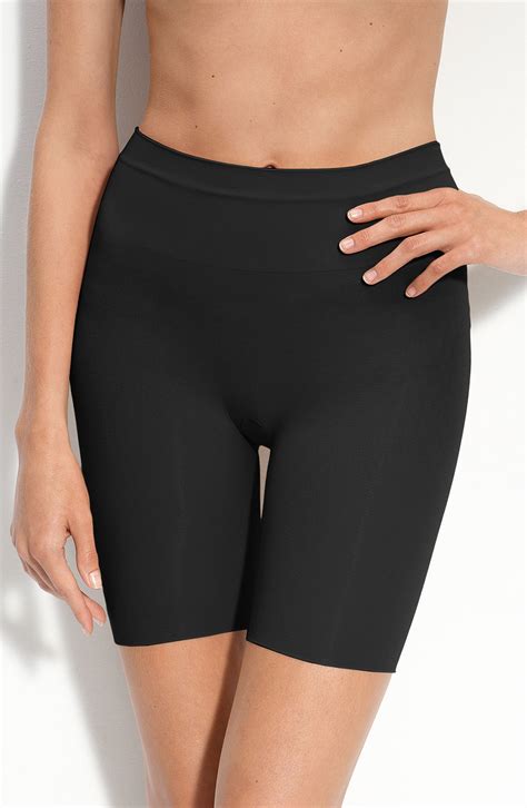 Spamx. Make a product purchase on www.spanx.com and receive free standard shipping within the 50 United States and the District of Columbia. Offer does not apply to Canadian orders. No adjustments on previous purchases. Offer cannot be combined with other offers. Offer does not apply to purchases from other retail outlets of SPANX® brand retail stores. 