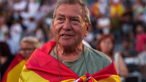 Spanish general election tipped to put the far right back in office for the first time since Franco